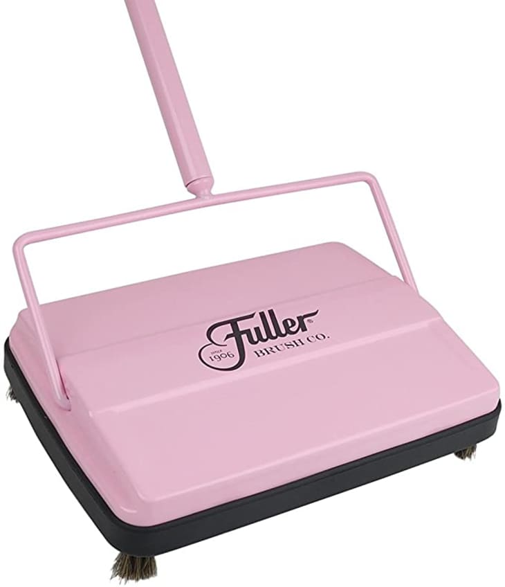 This Fuller Retro Floor Sweeper Has Thousands of Glowing Amazon Reviews